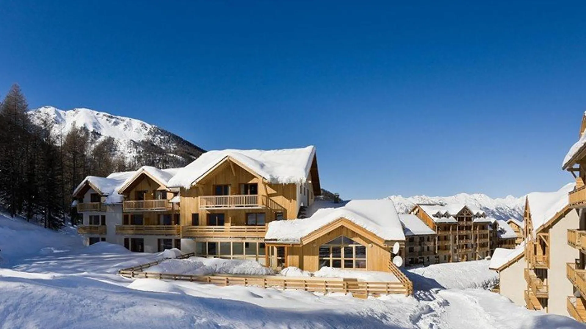 Appartement De Standing Avec Piscine, Sauna, Hammam Et Wifi Aux Orres 1800 - Fr-1-322-130 Les Orres